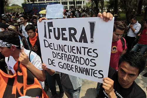 Campesinos guatemaltecos piden renuncia de Jimmy Morales Campesinos guatemaltecos en marcha pedirán renuncia de Jimmy Morales